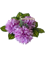 Nhrobn ikebana s fialovou chryzantmou a npisom Spomname