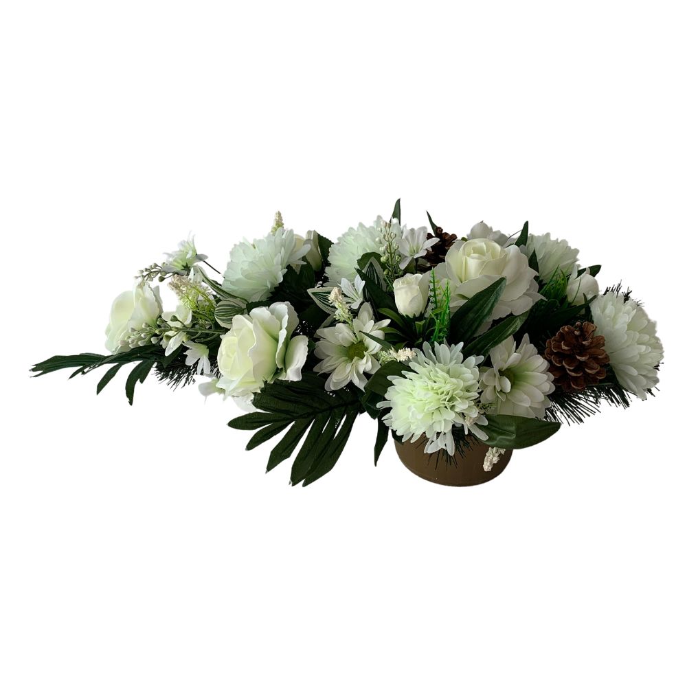 Nhrobn ikebana rua a chryzantma biela s doplnkami v tvare slzy s listami, v okrhlej zaaenej miske